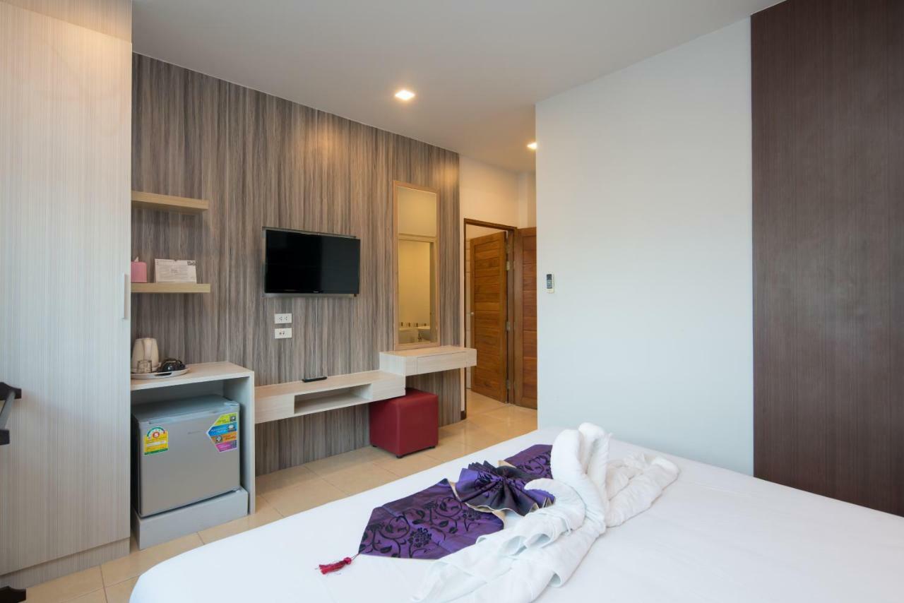 Baan Thai Beach Side Residence Patong Esterno foto