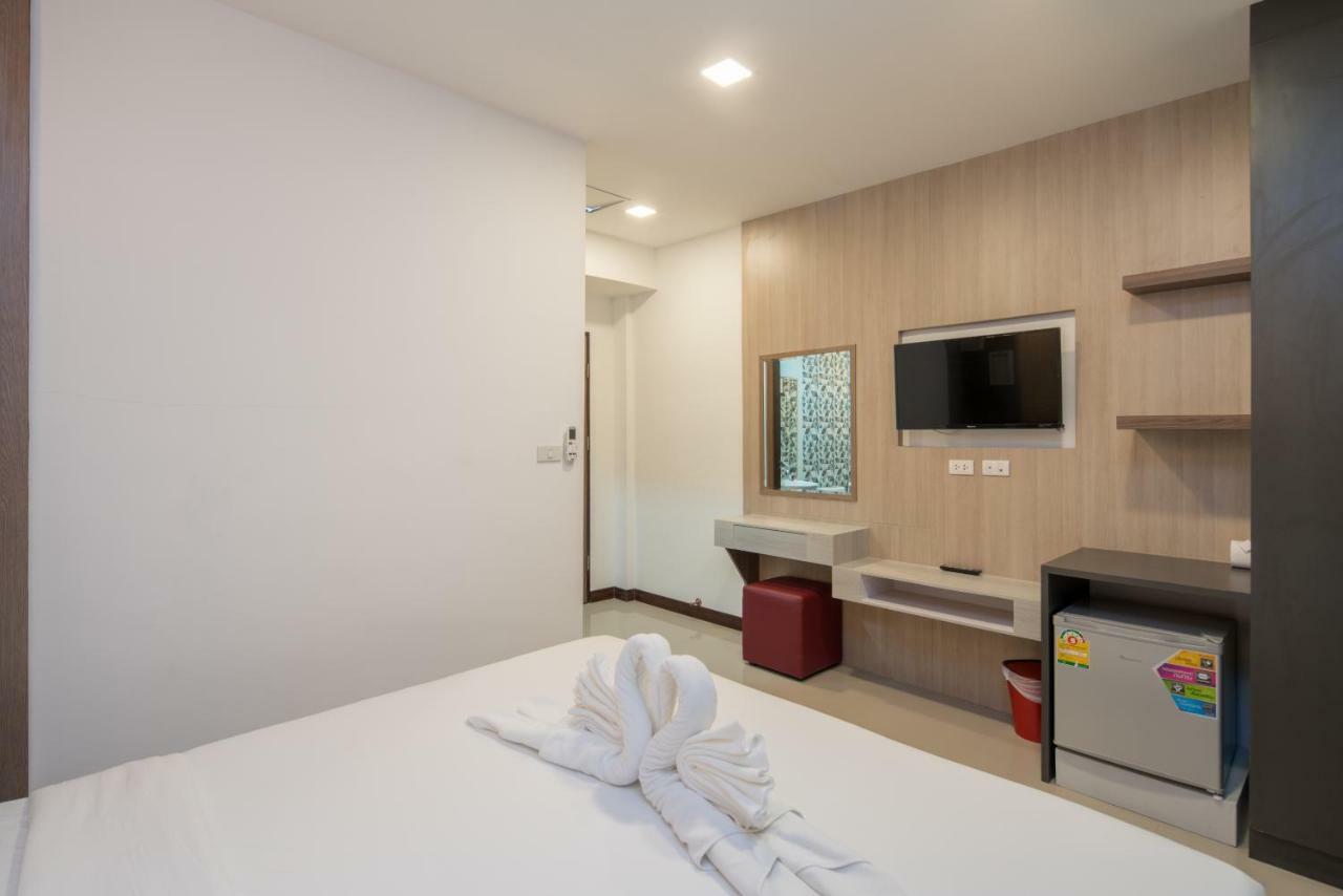 Baan Thai Beach Side Residence Patong Esterno foto