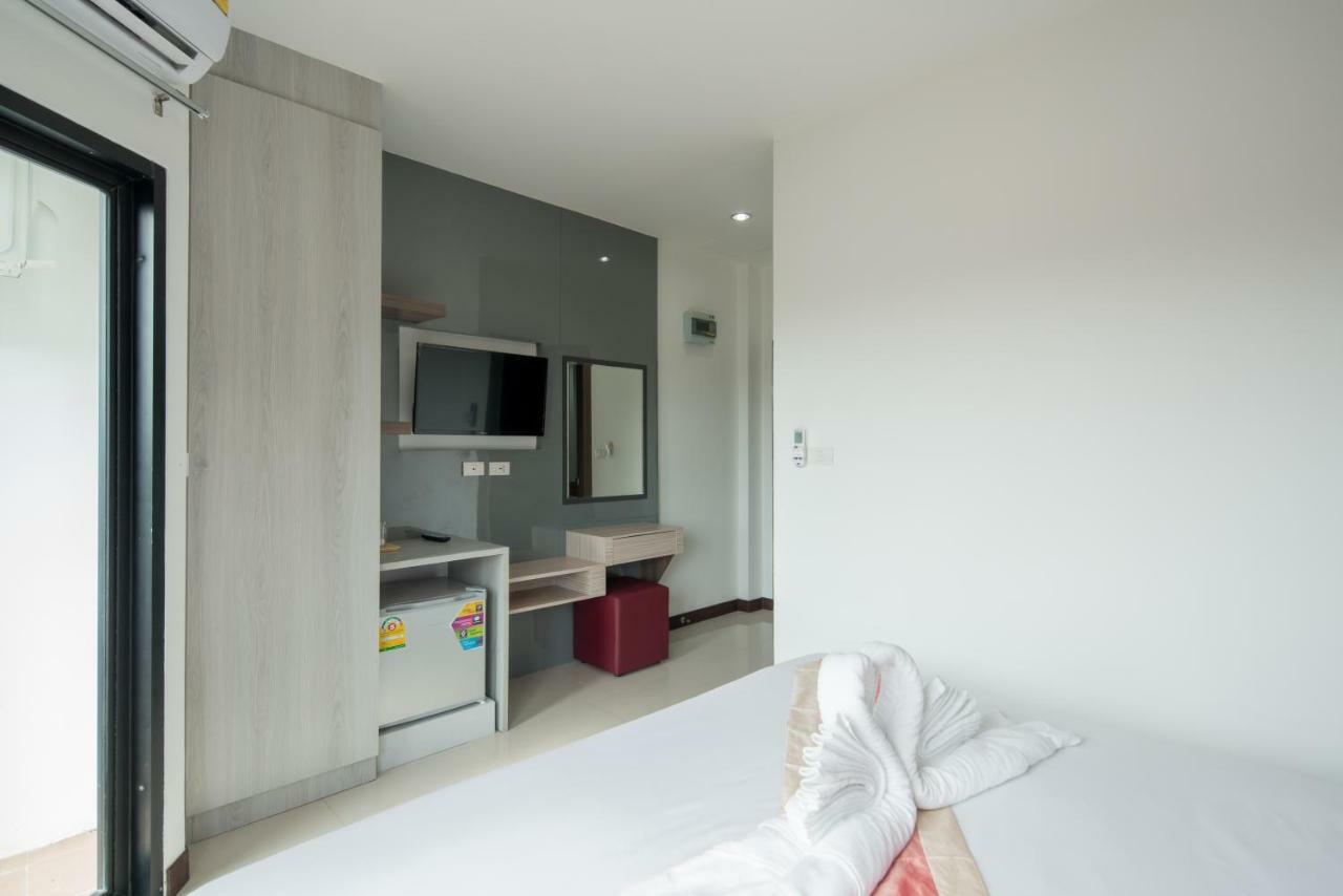 Baan Thai Beach Side Residence Patong Esterno foto