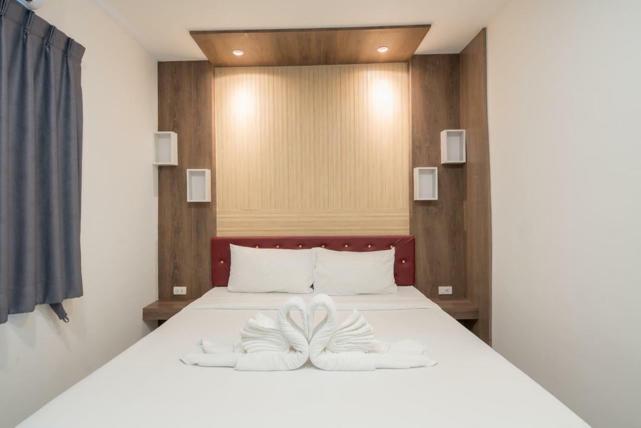 Baan Thai Beach Side Residence Patong Esterno foto