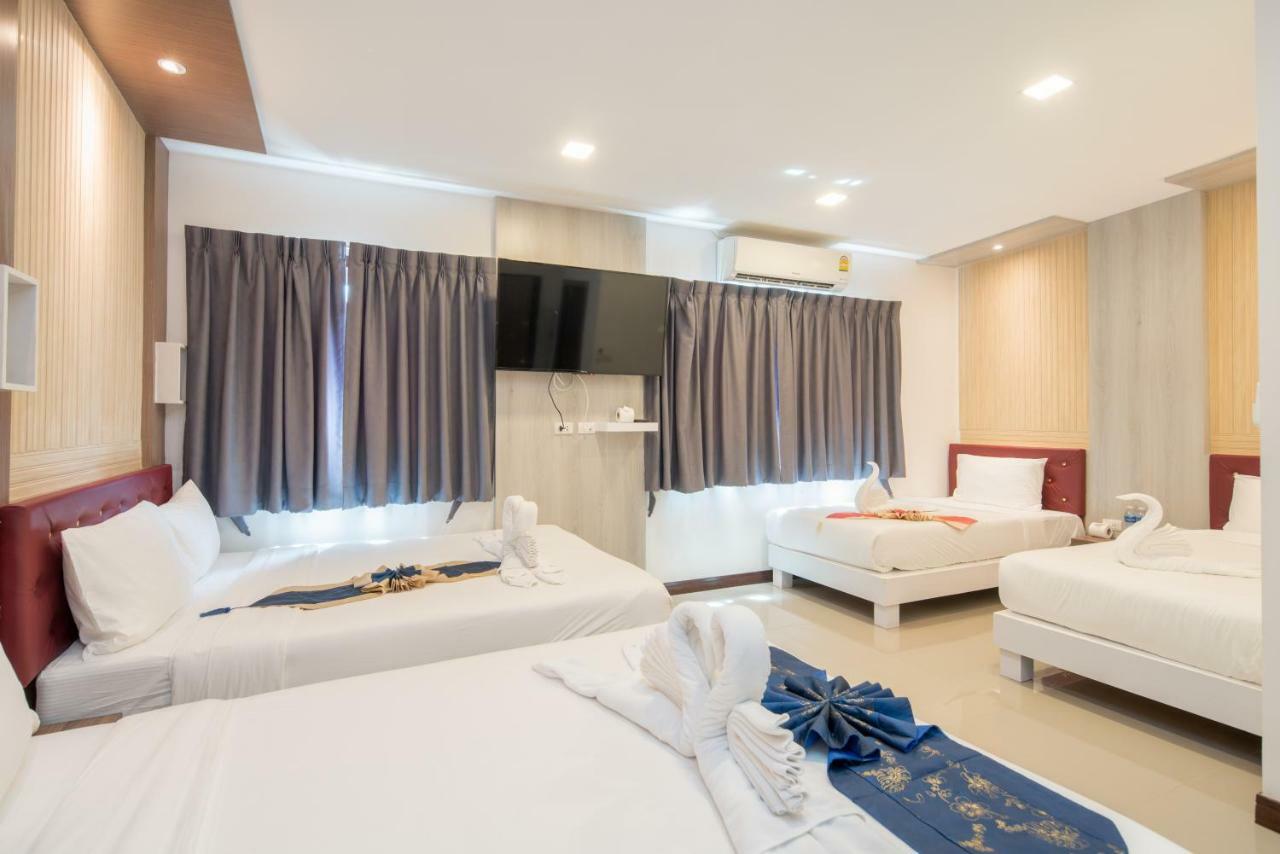 Baan Thai Beach Side Residence Patong Esterno foto