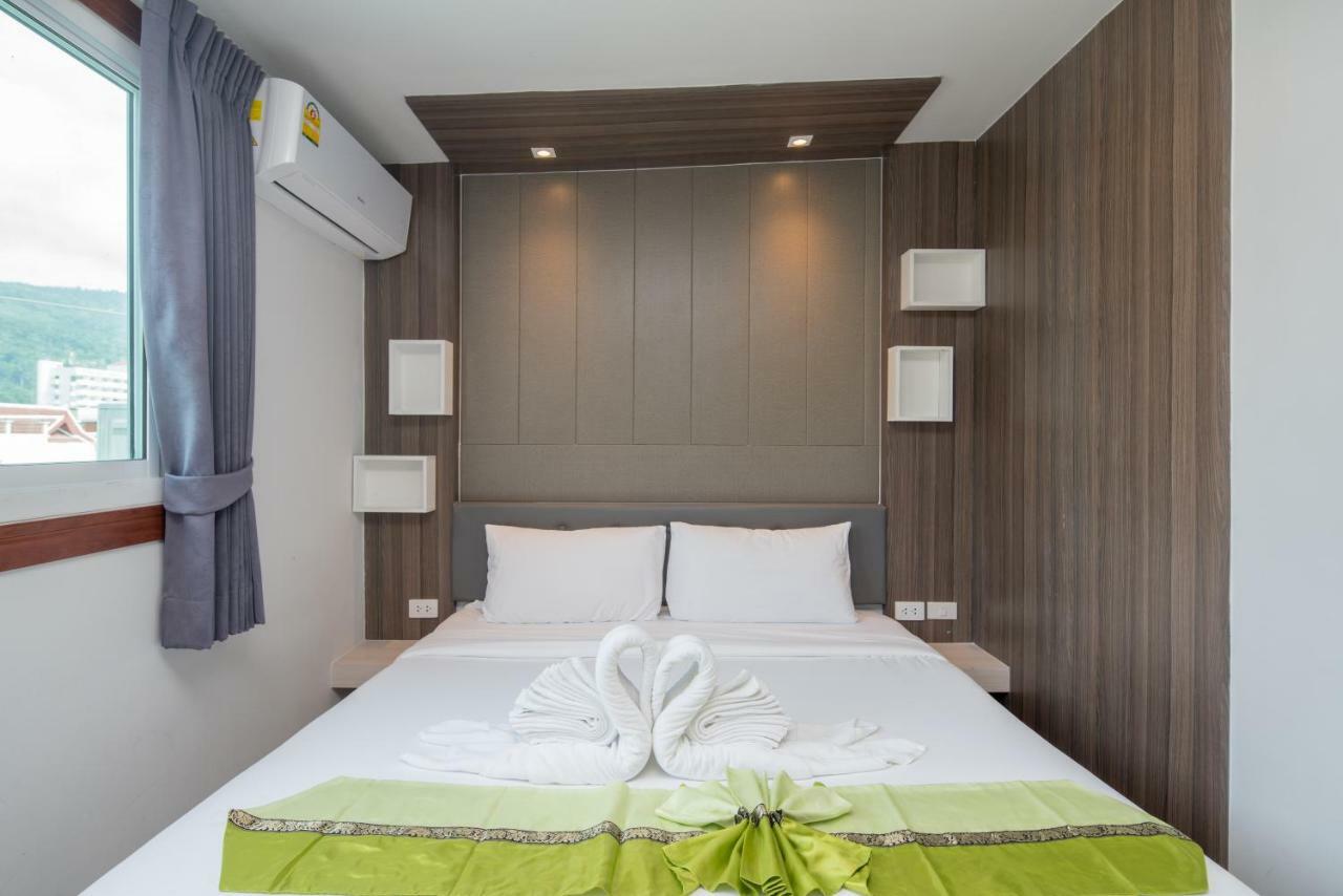 Baan Thai Beach Side Residence Patong Esterno foto