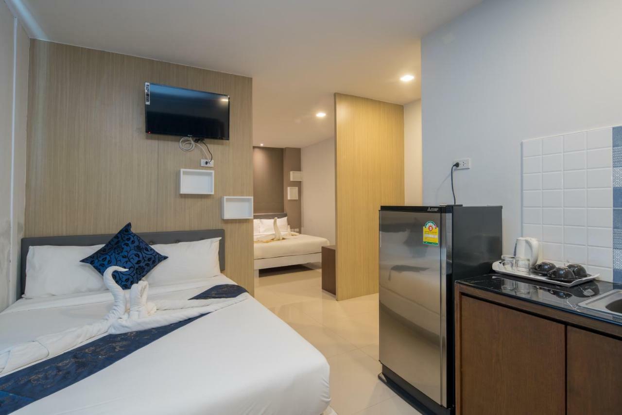 Baan Thai Beach Side Residence Patong Esterno foto