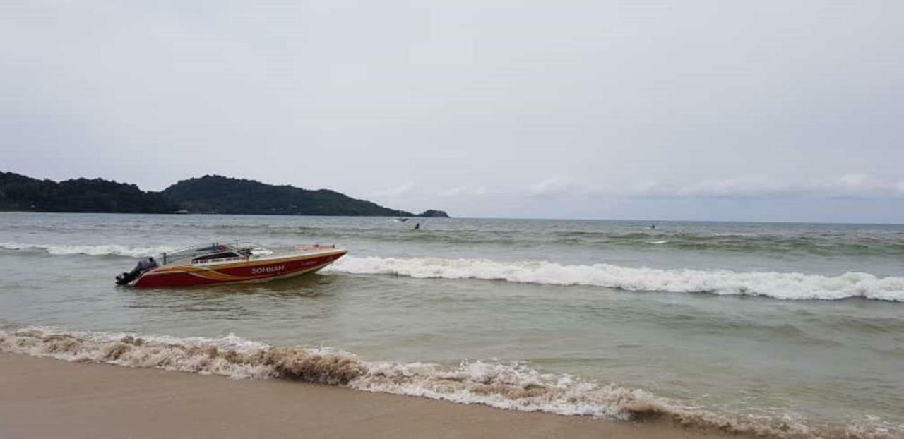 Baan Thai Beach Side Residence Patong Esterno foto