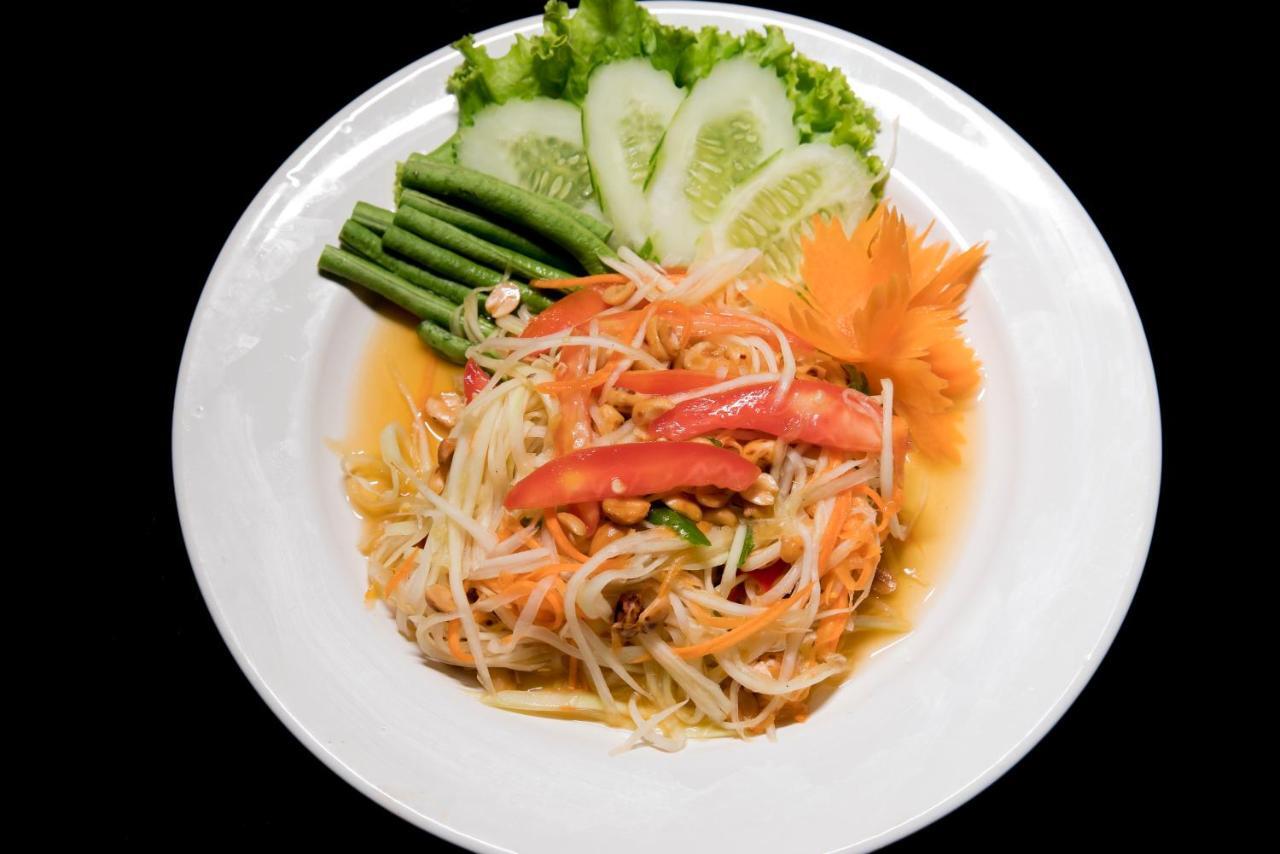 Baan Thai Beach Side Residence Patong Esterno foto