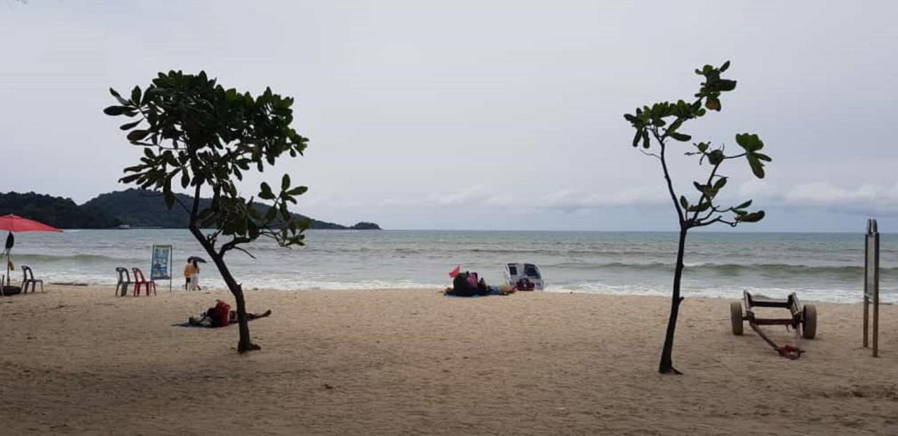 Baan Thai Beach Side Residence Patong Esterno foto